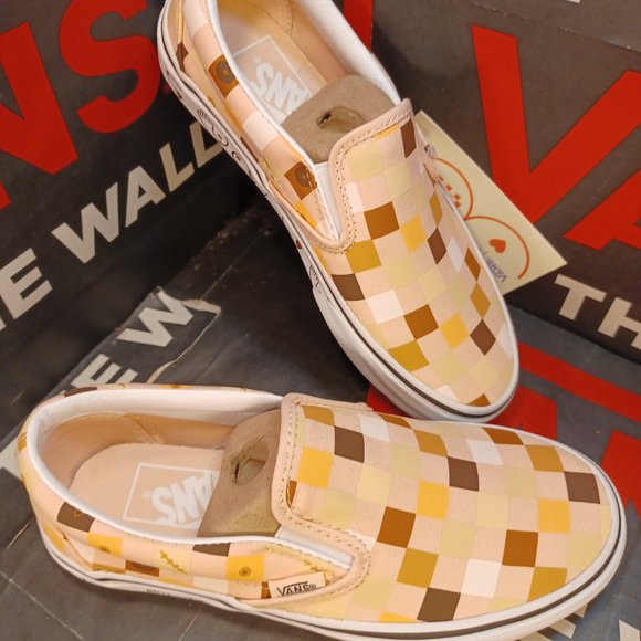 New VANS Classic Slip On Breast Cancer Awareness Checkerboard Shoes - Picture 1 of 12